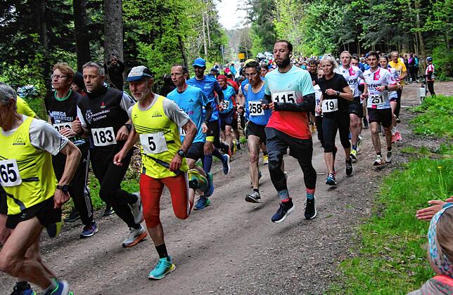 Bild 17: Bilder und Eindrücke vom 15. Sport Weiß-Lauf in Königsfeld: Ein unvergessliches Event