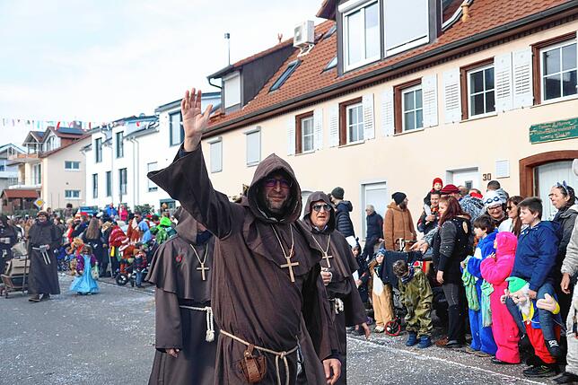 Bild 22: So bunt war der große Umzug beim Seenarrentreffen in Allensbach 2024 &ndash; Teil 1