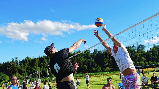 Die Volleyball-Turniere des FC Hüfingen kommen gut an. Bild: Rainer Bombardi