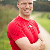 "Ich empfehle beim Training immer die Reihenfolge Mobilität, Stabilität, Ausdauer."Joachim Auer, Fitnesscoach und Autor