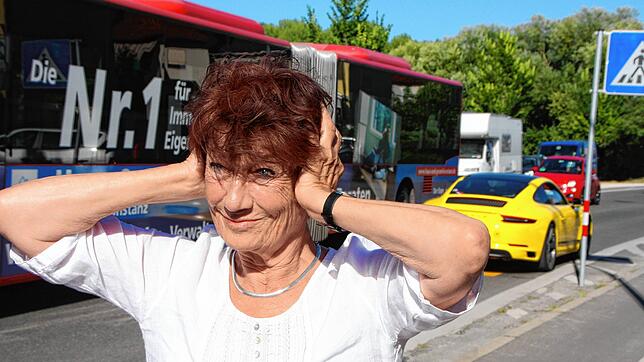 Oh, dieser Verkehrslärm. Waltraud Silberhorn hält sich die Ohren zu. Als sie vor 48 Jahren an die heutige Schwaketenstraße gezogen war, ...