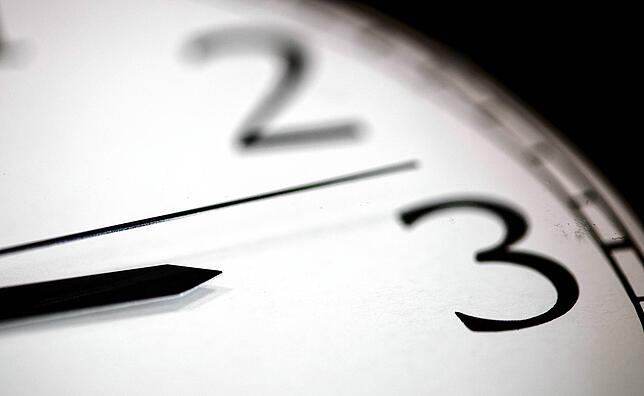 Zurück zur Normalzeit: In der Nacht zum Sonntag, 30. Oktober, werden in Deutschland die Uhren wieder von 3 Uhr auf 2 Uhr zurückgestellt.