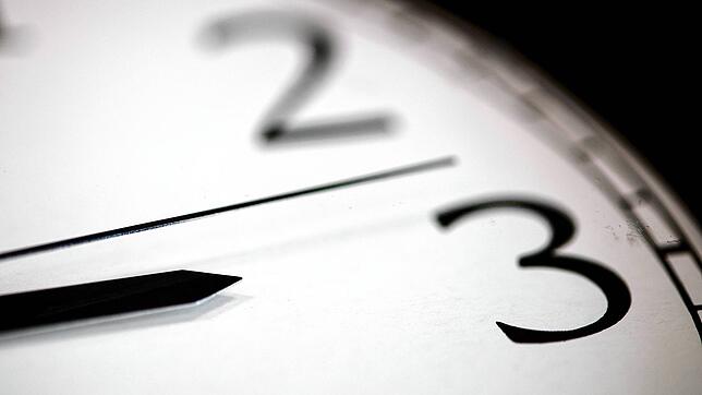 Zurück zur Normalzeit: In der Nacht zum Sonntag, 30. Oktober, werden in Deutschland die Uhren wieder von 3 Uhr auf 2 Uhr zurückgestellt.