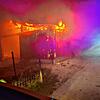 Der Stall der Straußenfarm in Stockach-Airach steht in Vollbrand.