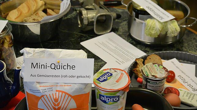 Für die Wiederverwendung von Lebensmitteln gibt es zahlreiche Rezepte – hier zum Beispiel für eine Mini-Quiche.
