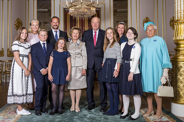Norwegens königliche Familie im August 2018 (von links): Prinzessin Ingrid Alexandra, Kronprinzessin Mette-Marit, Prinz Sverre Magnus, ...