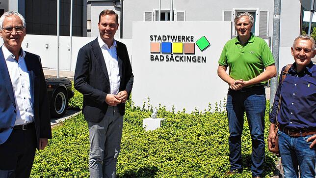 Bundestagsabgeordneter Felix Schreiner (CDU) (Zweiter von links) führte am Mittwochnachmittag ein Gespräch mit dem neuen Geschäftsführer ...