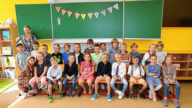 Die Erstklässler der Grundschule Güttingen mit ihrer Lehrerin Sarah Hermann.