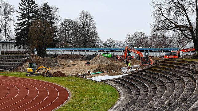 Im Bodensee-Stadion wird gebuddelt. Hier entsteht die sogenannte Q-Lösung.
