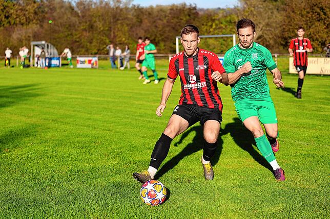 Bild 6: Unsere Bildergalerie von Bezirksligaspiel zwischen dem FC Bodman-Ludwigshafen und dem TSV Aach-Linz