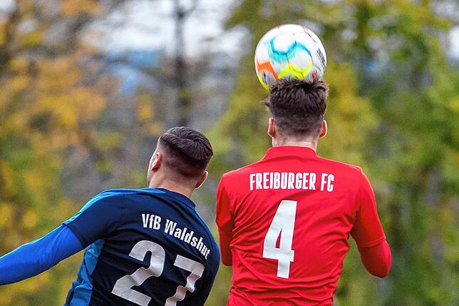 Bild 25: VfB Waldshut muss sich mit 2:2 gegen die U23 des Freiburger FC begnügen &ndash; und wir haben Bilder!