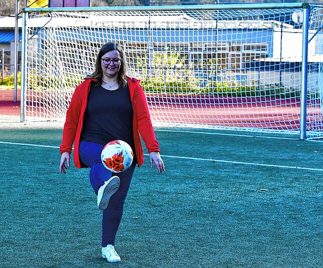 Sie hat‘s noch drauf: Einst aktiv auf dem Platz, steht Jasmin Markanic beim FC Schönau nun in der Clubführung als 1. Vorsitzende ...