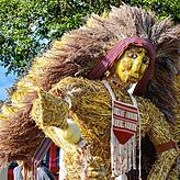 Der Indianerhäuptling des Turnvereins machte im vergangenen Jahr beim Strohpark das Rennen. Welche Figur wird es wohl in diesem Jahr ...
