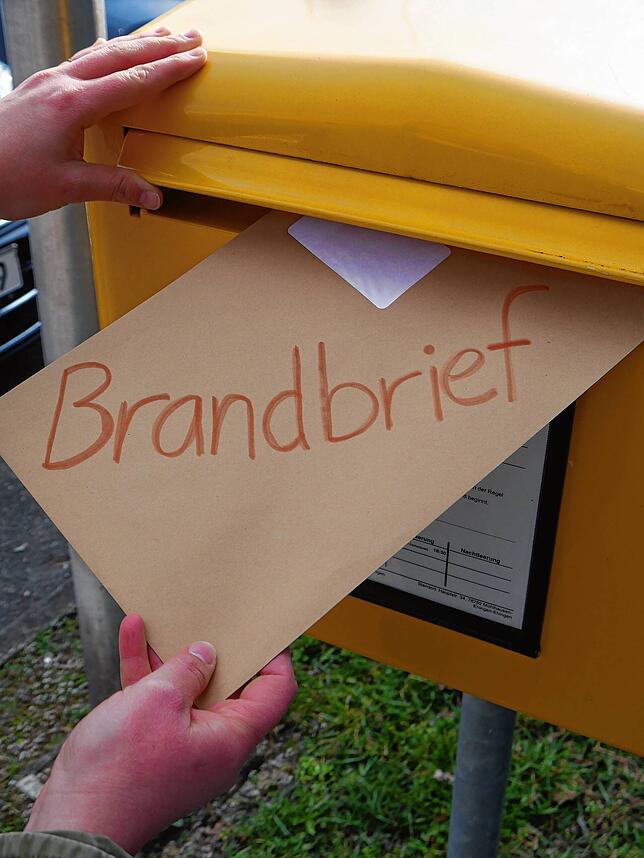 Wenn die Post nicht zuverlässig kommt: Mehrere Hegauer Bürgermeister haben einen Brandbrief an das Unternehmen geschickt.