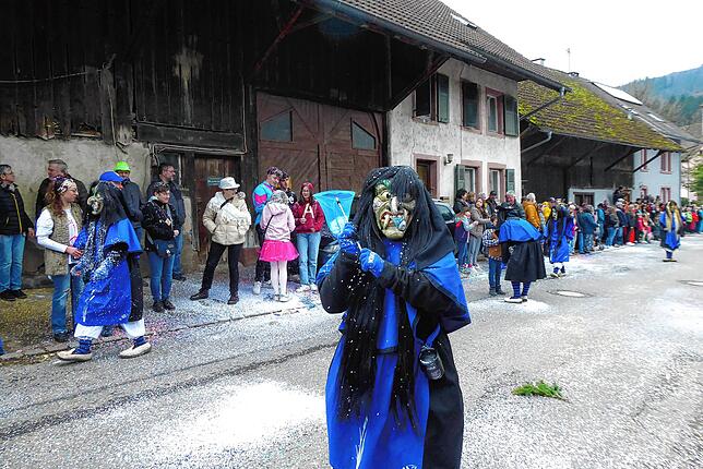 Bild 22: In Hasel feiern die Narren fröhlich Buurefasnacht