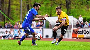 Der FC Gutmadingen (rechts Lukas Riedmüller) und der FC Neustadt (Pjetar Orosaj) könnten in der Landesliga davon profitieren, dass es ...
