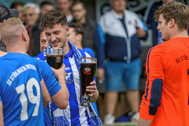 Bild 17: SG Stühlingen/Weizen siegt 5:1 beim FC Geißlingen und feiert den  Meistertitel – wir haben Fotos!