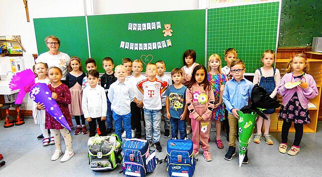 Conradin-Kreutzer-Schule, Meßkirch; 1a: 20 Erstklässler werden in der Klasse 1a von Ulrike Möhrle unterrichtet.