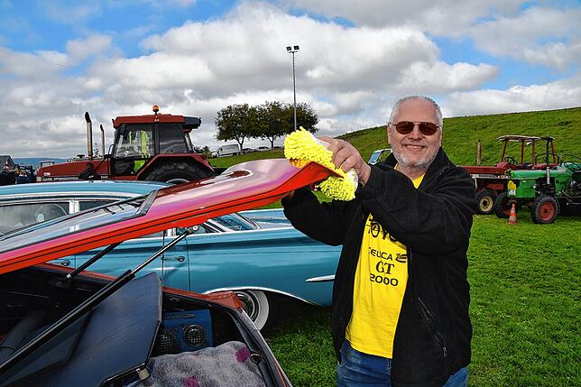 Bild 4: Oldtimer, Schlachtplatte, Musik: So war das Herbstfest in Orsingen