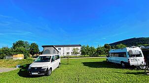 Platz für drei Parteien gibt es auf der Wiese beim Biohof von Familie Teufel in Küssaberg.