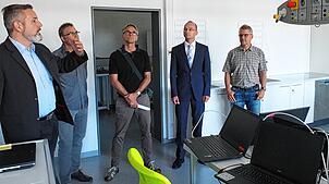 Eine moderne Ausstattung mit digitalen Medien ist für eine zeitgemäße Bildungseinrichtung wie die Gemeinschaftsschule unbedingte ...