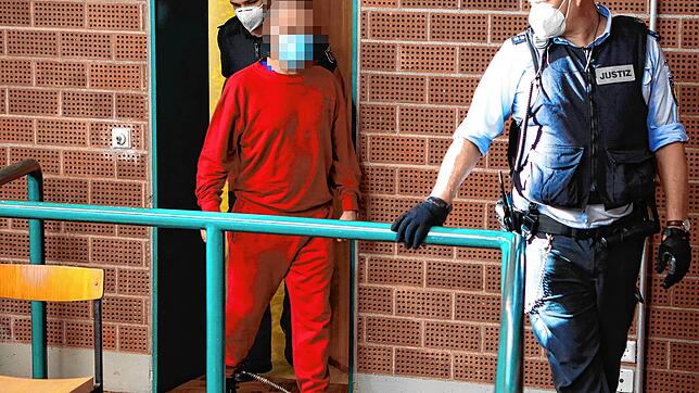 Prozessauftakt im Landgericht Konstanz. Ein damals 35-jähriger Mann soll in Hohenfels-Liggersdorf einen 46-Jährigen getötet und dessen ...