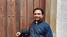 Pater Rijesh Mathew begleitet die Reise in das Land, in dem er geboren wurde. Der 38-Jährige stammt aus Kerala.