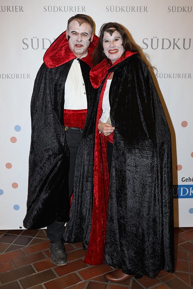 Bild 12: An der SÜDKURIER-Fotowand: Das sind die Gäste der Fernsehfasnacht (Teil 4)