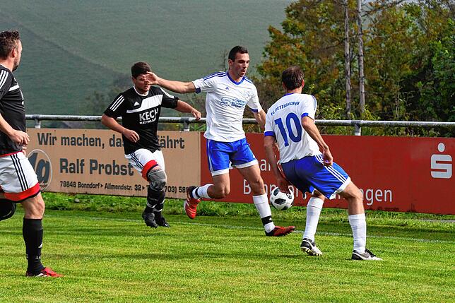Bild 28: FC Dettighofen bleibt nach 0:2-Niederlage bei der SG Bettmaringen siegloses Schlusslicht der Liga &ndash; und wir haben Bilder!
