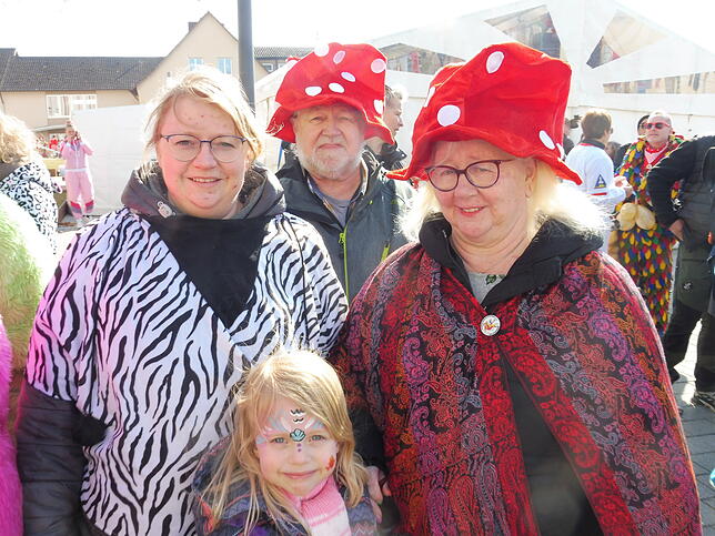 Bild 14: Närrisches Spektakel zum Fasnet-Sunntig-Umzug 2025