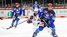 Der Schwenninger Will Weber (vorne) ist zuversichtlich, dass die Wild Wings die Playoff-Teilnahme in den verbleibenden ...