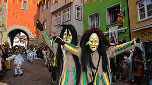 Die Daisendorfer Sumpfgeister sind nicht nur wie hier in Meersburg während der Fasnet aktiv, sondern veranstalten auch unterhalb des ...