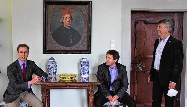 Interview im Schloss Salem (von links): Bernhard Prinz von Baden mit den SÜDKURIER-Redakteuren Walther Rosenberger und Uli Fricker. ...
