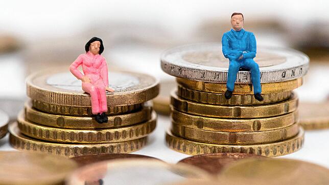 Verdienstunterschiede zwischen Frauen und Männern bleiben unverändert: Auch im Jahr 2023 beträgt der unbereinigte Gender-Pay-Gap 18 Prozent.