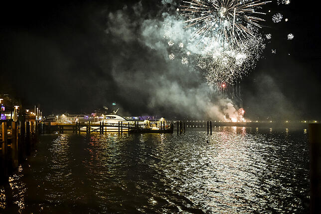 2018 gab es noch das traditionelle Silvester-Feuerwerk vor Friedrichshafen.