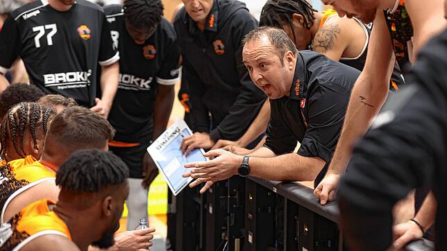 Panthers-Chefcoach Alen Velcic hofft, dass die Schwenninger die drohende Insolvenz noch abwenden können.