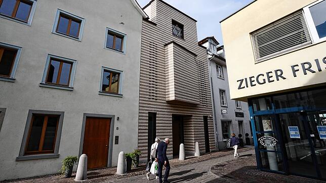 Die Konstanzer Synagoge in der Sigismundstraße (Mitte). Was sagen Verantwortliche der jüdischen Religionsgemeinschaft zu der Situation ...