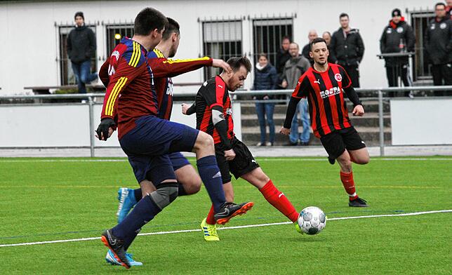 Bild 16: FC 08 Bad Säckingen ist enttäuscht nach dem 2:2 gegen den SC Lauchringen &ndash; wir haben die Bilder!