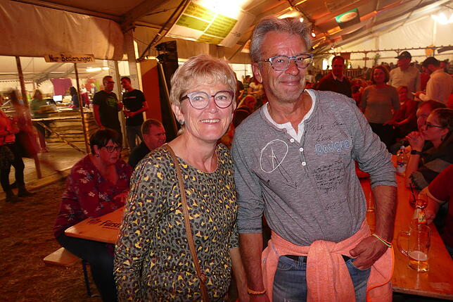 Bild 25: Am Brass-Abend bebt das Mundelfinger Festzelt