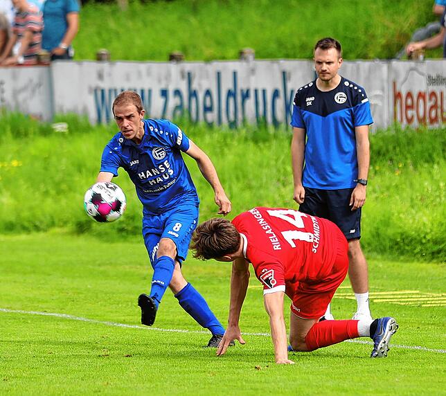 Bild 15: Die besten Bilder vom Pokal-Derby zwischen dem FC Radolfzell und dem 1. FC Rielsingen-Arlen