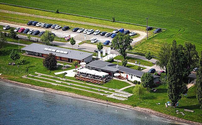 Der Rheinuferpark aus der Luft betrachtet.