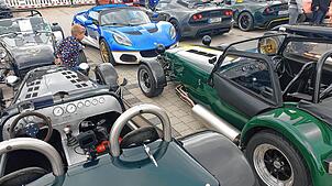 Eine Augenweide: Das Sportwagentreffen in Häusern lockte Fahrer zu Zuschauer gleichermaßen an. Daneben bot die Feuerwehr gute ...