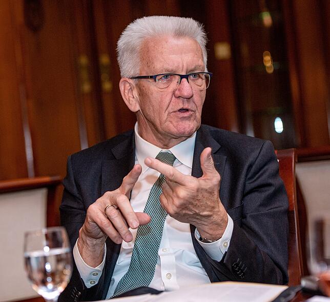 Bild 1: Winfried Kretschmann wünscht sich weniger Moralisieren von seiner Partei und keinen Extra-Stress durch Susanne Eisenmann