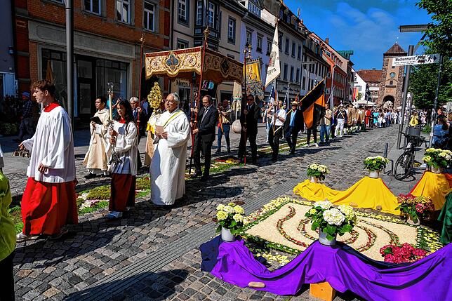 Bild 12: Fronleichnams Prozession in Villingen