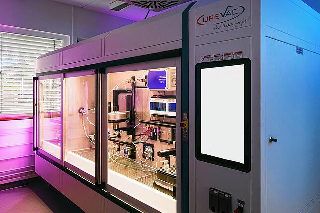 Anfang März stellte das Unternehmen den erstern Prototyp eines RNA-Druckers vor. Er könnte maßgeblich für die Produktion werden. Die ...
