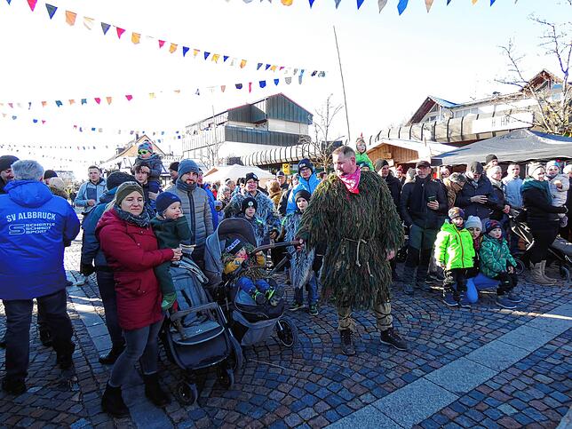 Noch nie hatten bislang so viele Besucher bei einem fastnachtlichen Event das Festgelände gefüllt, wie beim diesjährigen Narrentreffen.