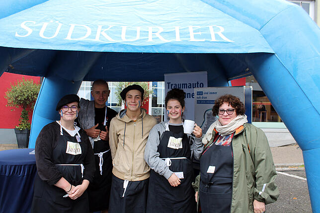 Bild 21: Beim Blumberger Straßenfest war die Stimmung trotz des Regenwetters gut