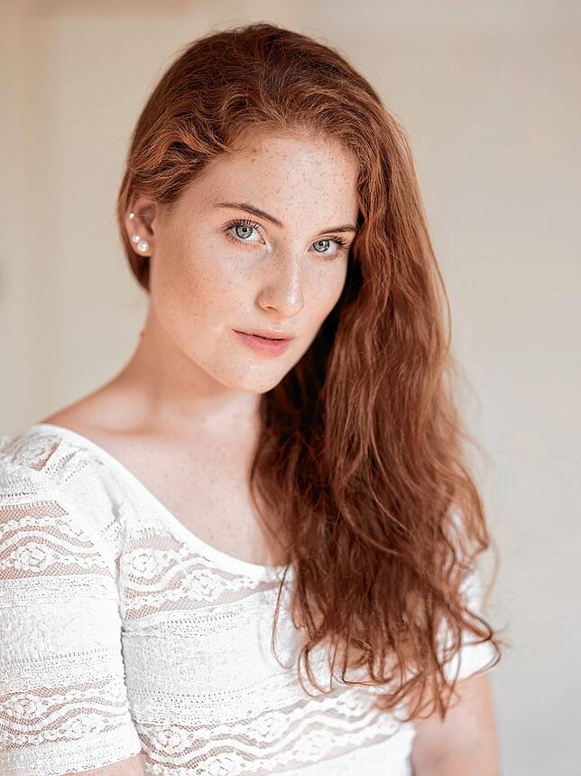 Silvia 1: Das Modell Silvia Haberstroh, hier im natürlichen Porträt.