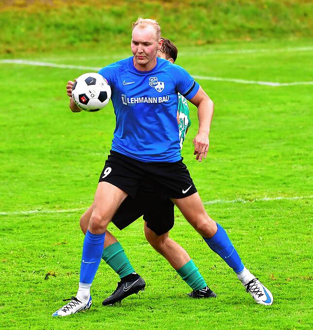 Tor und Fahrkarte: Marius Thoma (hier ein Archivbild) gelang beim 3:1 der SG Mettingen/Krenkingen gegen den SV Jestetten das 2:0, doch ...