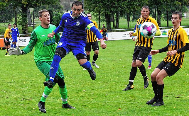 Bild 18: Favorit SV BW Murg siegt im Dauerregen gegen den SV Nöggenschwiel mit 3:1 &ndash; und wir haben die Bilder!